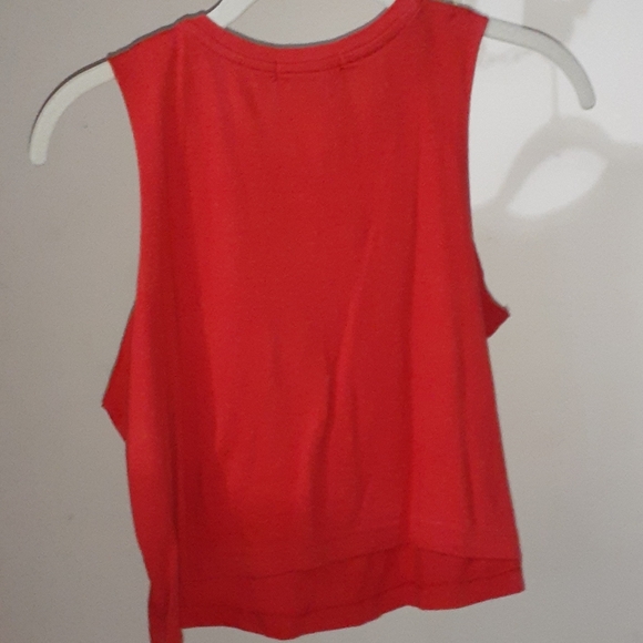 Red muscle shirt - Picture 2 of 3